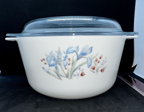 Pyrex blue iris casserole dish - blue,
