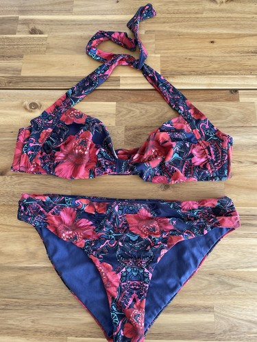 Billabong size bikini - 14,