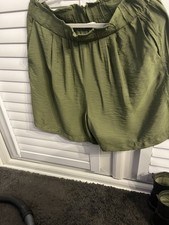 Tu Woman’s Khaki Shorts New