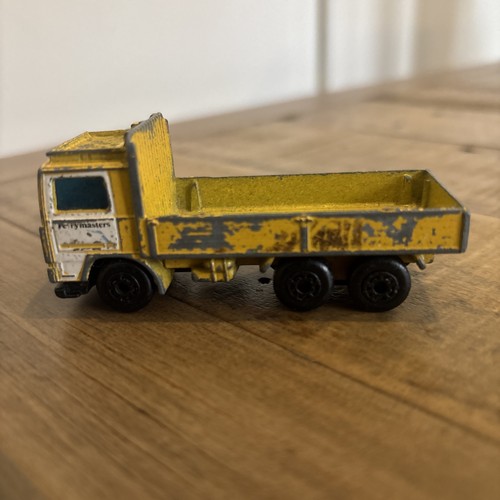 Matchbox yellow 1984 volvo - matchbox,