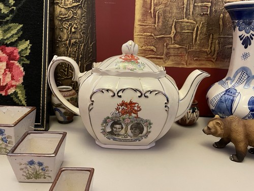 Vintage sadler cube - cube, teapot