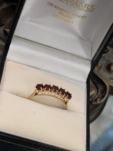 Ladies 9ct yellow gold - 9ct, 5