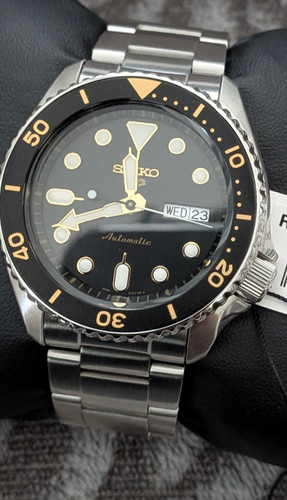 Seiko sports skx series - seiko,