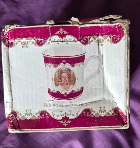 Royal crest queen - crest,