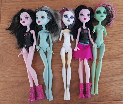Monster high dolls bundle x - dolls.,