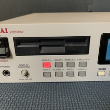 Akai S3000XL 32mb OS2 Working