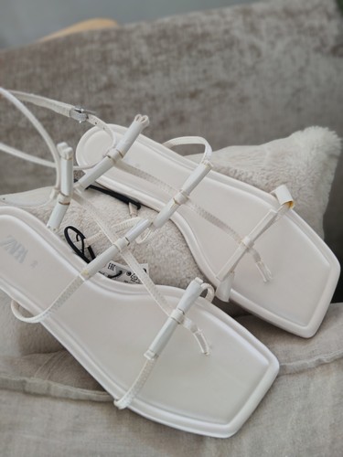 Extremely pretty off - , white