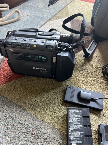 Hitachi 8mm video camera - video,