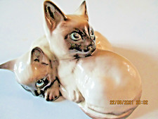 BESWICK PORCELAIN SIAMESE KITTENS ,10 CM 5 MM ACROSS