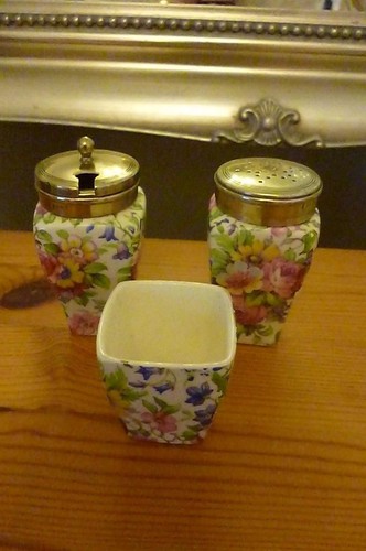 Beautiful vintage royal winton - royal,