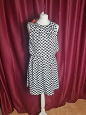 South Houndstooth Dress Size