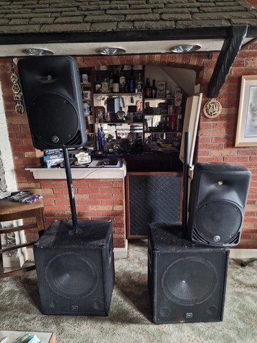 Mackie srm350 speakers - srm350, powered
