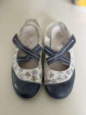 Ladies Fly Flot Sandals with