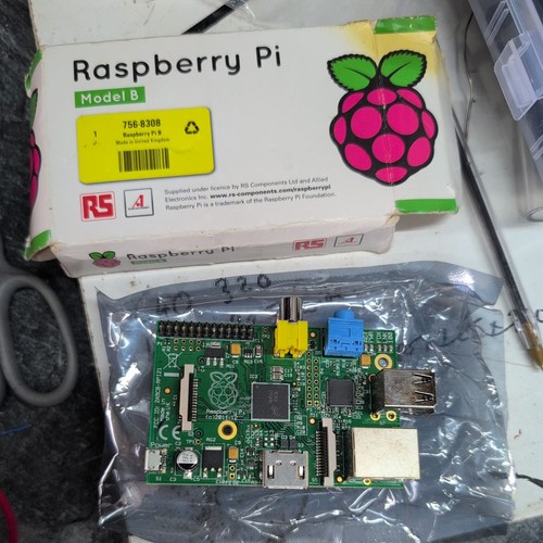 Raspberry model b - 1,