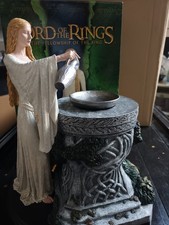 SS/Weta LADY GALADRIEL  with CUSTOM MIRROR 1/6 Statue by WETA / KYLE MILLARD