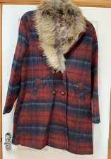 Checked winter coat with detachable fur collar, size 20, new without tags