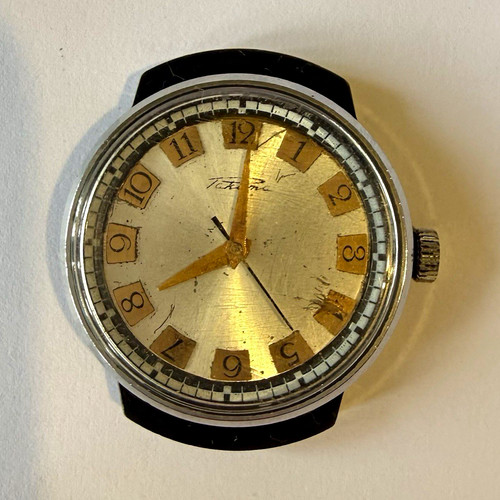 Raketa vintage manual wind