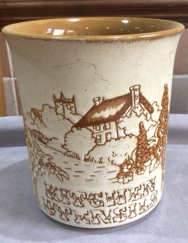 Pretty vintage ashdale pottery - pretty,
