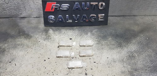 Audi 2004 4dr - 4dr, foot