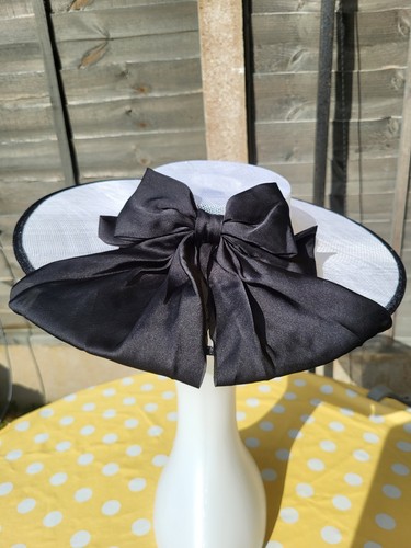 White black big bow - white,
