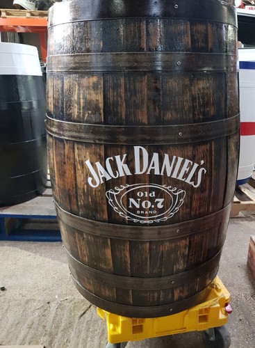 Varnished oak whiskey barrel - oak,