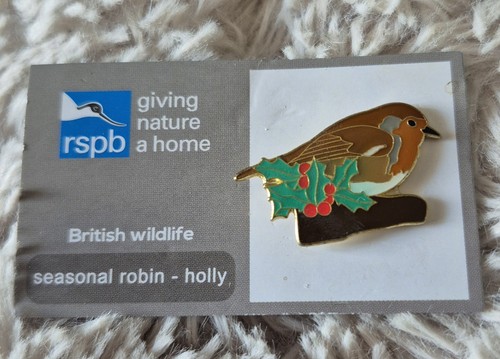 Rspb bird pin badge - badge,