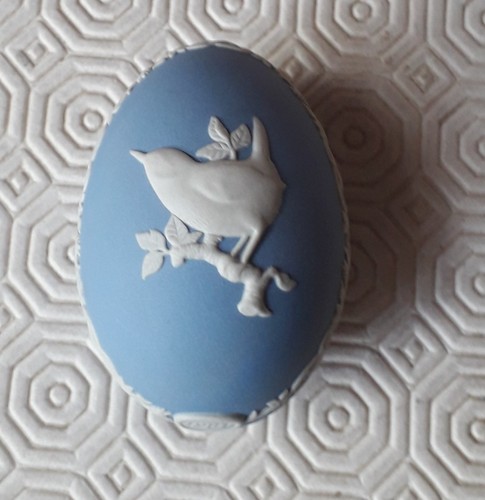 Wedgwood blue jasper egg wren - egg,