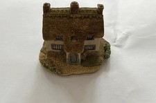 Cottage ornament figurine