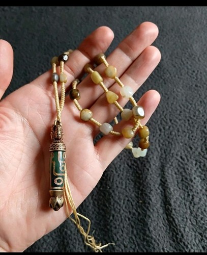 Tibetan pre 1800s agate - 1800s, jade