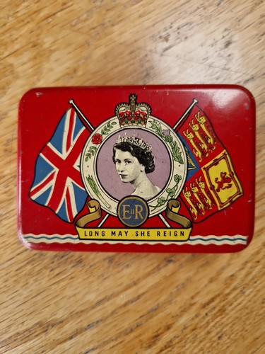 Vintage empty oxo red tin - empty,