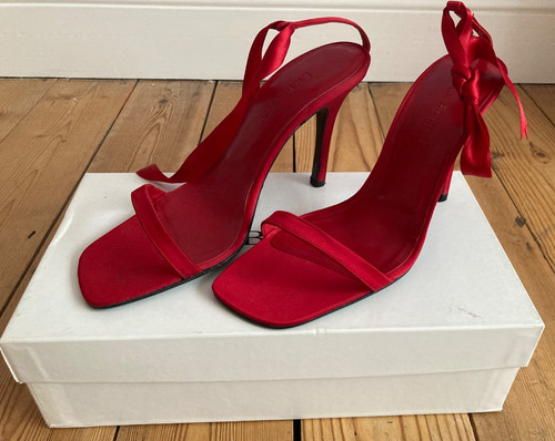 Bennett red satin high - high, heel