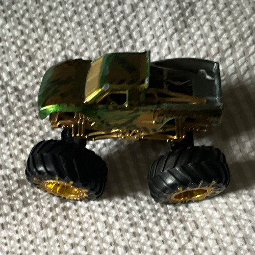 Monster truck diecast plastic - monster, diecast/plastic