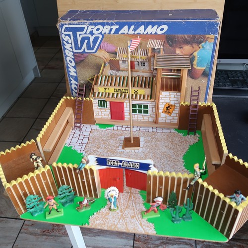 Toy works fort - toy,