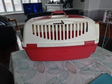 basket for small dog or large cat in very good condition.