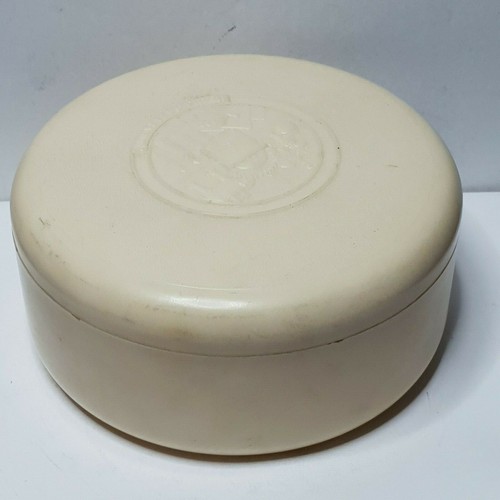 Line dressing table soap - p&o,