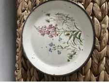 J&G Meakin Lifestyle wayside