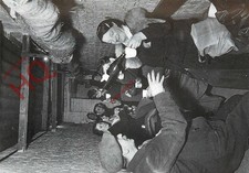 Postcard: The Museum of London, In a North London Air-Raid Shelter (Repro)
