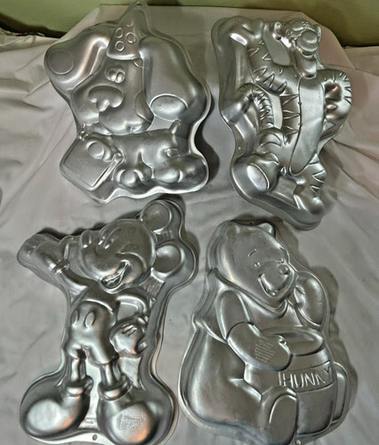 Lot wilton cake pans - 4,