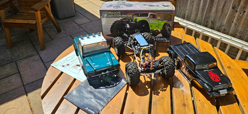 Axial ax10 rock - rock,