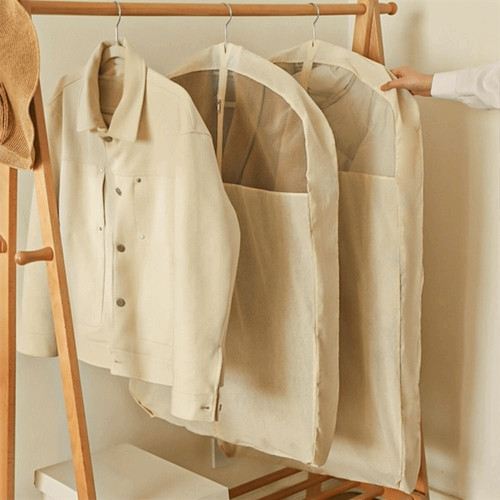 Visible garment bag cover - visible,