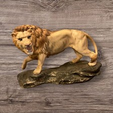 Beswick Lion On Rock - Satin