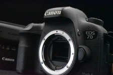 [US Duty Paid] Canon EOS 7D