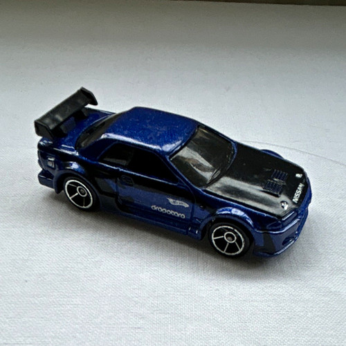 Hot wheels nissan - hot, gt-r