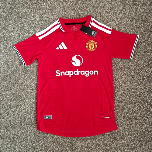 Manchester united home player - manchester,