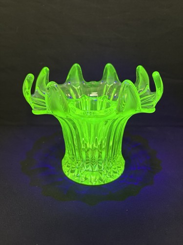 Sowerby uranium glass iris - sowerby,
