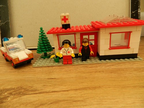 Lego town 6364 paramedic - lego,