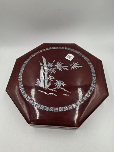 Vintage asian red lacquered - red,