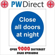SIGN Close doors at night
