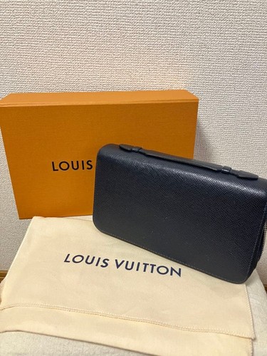 Louis vuitton zippy taiga - louis,