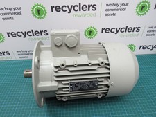 SIEMENS 3~ MOTOR 1LA7090-2AA11